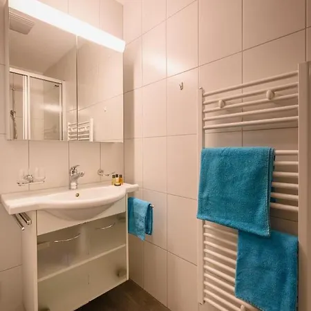 Apartament Breithorn - Charming - Free Parking & Wifi *