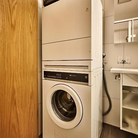 Apartment Breithorn - Charming - Free Parking & Wifi *