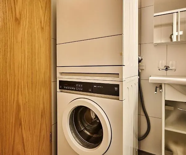 Apartament Breithorn - Charming - Free Parking & Wifi *